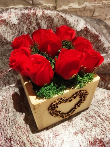 Zdjęcie oferty: Flower box z kwiatów mydlanych i chrobotek