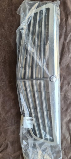 Zdjęcie oferty: GRILL ATRAPA A2048801923 MERCEDES C W204 AVANTGARD