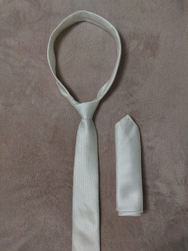 Zdjęcie oferty: Biały krawat ślubny Recman