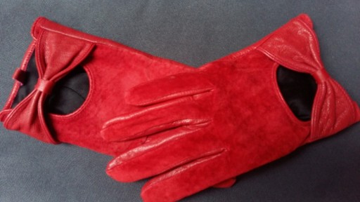 Zdjęcie oferty: Rękawiczki damskie skóra/zamsz czerwone z kokardą