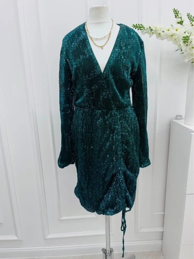 Zdjęcie oferty: Sukienka cekinowa marszczona na andrzejki sylwester 38 M