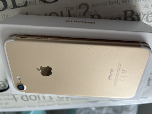 Zdjęcie oferty: Telefon iPhone 7 złoty