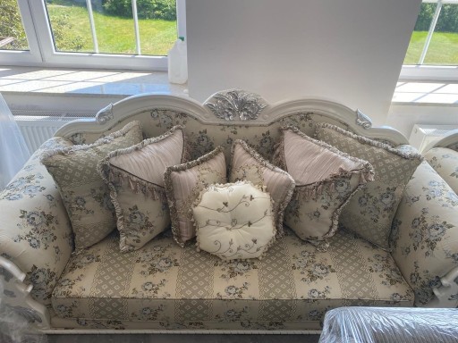 Zdjęcie oferty: Nowa sofa antyczna jasno-srebrna trzyosobowa antyk