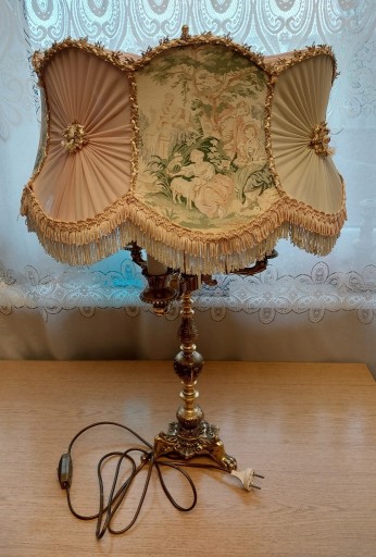Zdjęcie oferty: Lampa stołowa      