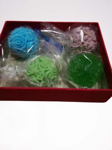 Zdjęcie oferty: Flowerbox pudełko kwiaty mydlane Dzień Babci Mamy 