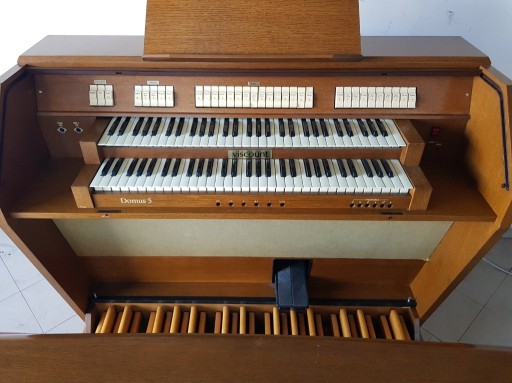 Zdjęcie oferty: Organy konsola hauptwerk midi z ławą i klawiaturą 