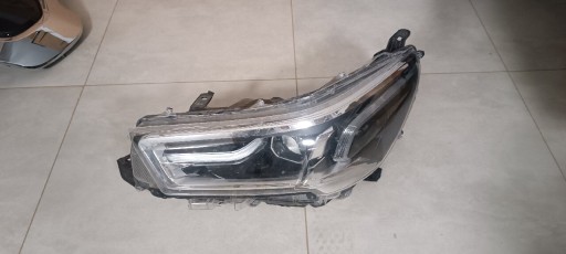 Zdjęcie oferty: Reflektor Toyota Hilux 81150-0ku80