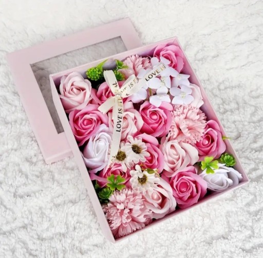 Zdjęcie oferty: Elegancki zestaw kwiaty róże mydlane prezent