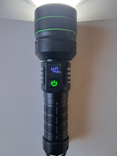 Zdjęcie oferty: Latarka z mocnym akumulatorem .ZOOM.