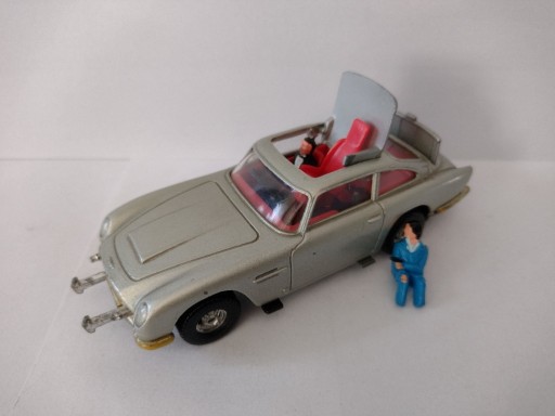 Zdjęcie oferty: 007 Aston Martin DB 5 - CORGI 1977 r.