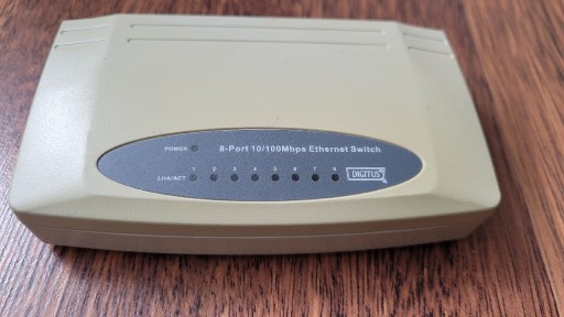 Zdjęcie oferty: Digitus DN-5002C switch 10/100 8 portowy