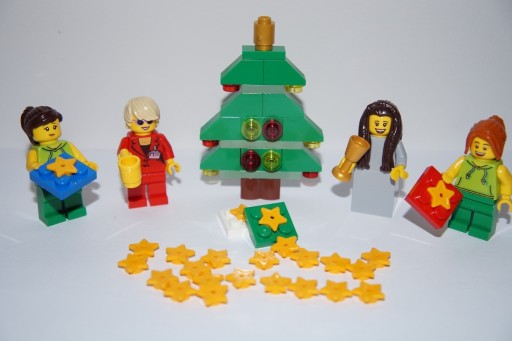 Zdjęcie oferty: Lego mini set świąteczny,figurki,choinka i klocki.