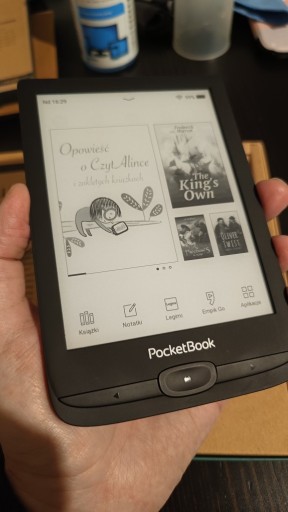 Zdjęcie oferty: czytnik ebookow Pocketbook Basic Lux 4 + pudelko