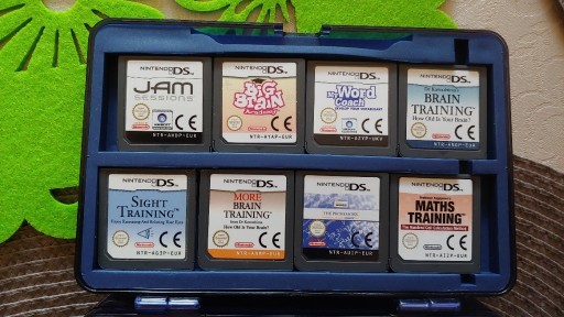 Zdjęcie oferty: Zestaw 8 Gier na Nintendo DS + Etui