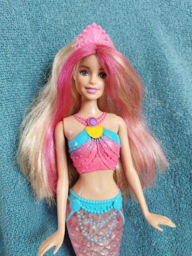 Zdjęcie oferty: Lalka Barbie Rainbow Lights świecący ogon