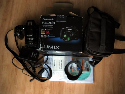 Zdjęcie oferty: Panasonic Lumix DMC-FZ200 czarny Leica zoom 24x