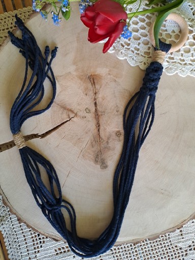 Zdjęcie oferty:   Kwietnik  wiszący ze sznurka makrama