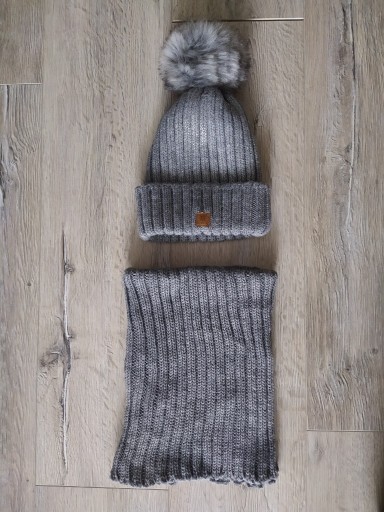 Zdjęcie oferty: Czapka i komin WOOLK na zimę zimowa dziewczęca młodzieżowa damska