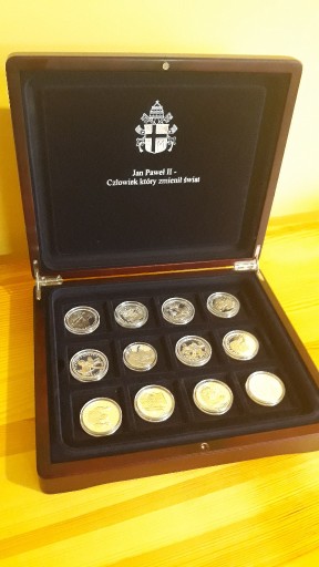 Zdjęcie oferty: Jan Paweł II zestaw 12 srebrnych monet