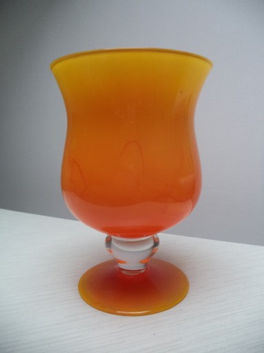 Zdjęcie oferty: Wazonik szklany pomarańczowy