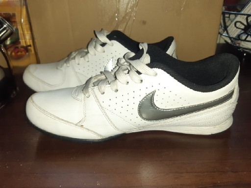 Zdjęcie oferty: Buty Nike Oryginalne Damskie rozmiar 37.5