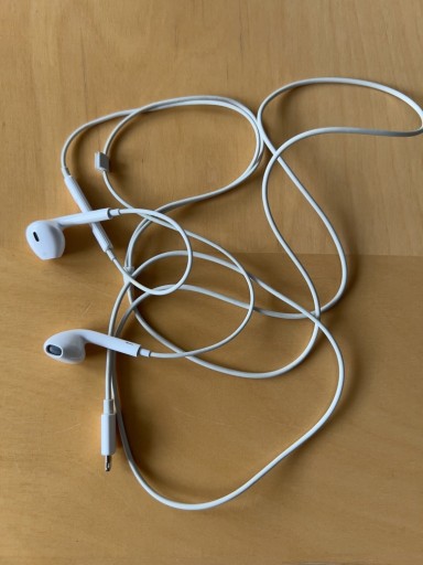 Zdjęcie oferty: Apple EarPods Lightning 100% sprawne oryginał