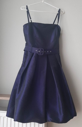Zdjęcie oferty: Elegancka sukienka na ramiączka fiolet rozmiar 38