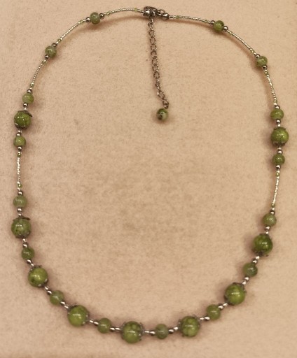 Zdjęcie oferty: Naszyjnik z koralików zielono-srebrny
