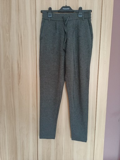 Zdjęcie oferty: ONLY poptrash, spodnie treningowe r 36, jak nowe