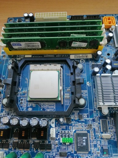 Zdjęcie oferty: Płyta główna Gigabyte GA-MA69VM-S2 AMD Athlon 64X2