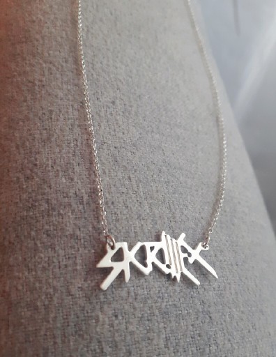 Zdjęcie oferty: Nowy srebrny naszyjnik choker inspiro Skrillex