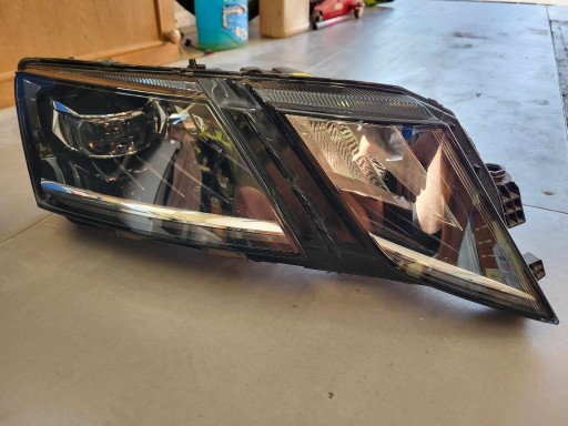 Zdjęcie oferty: Lampa Prawa Reflektor Skoda Octavia III Full LED