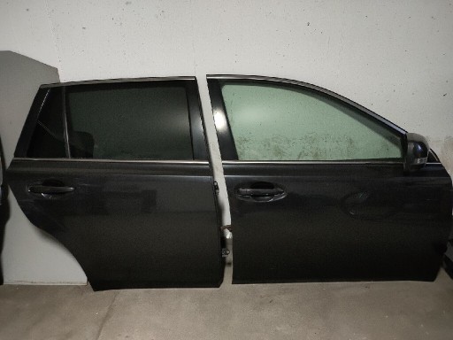 Zdjęcie oferty: Drzwi prawe Subaru Legancy 5