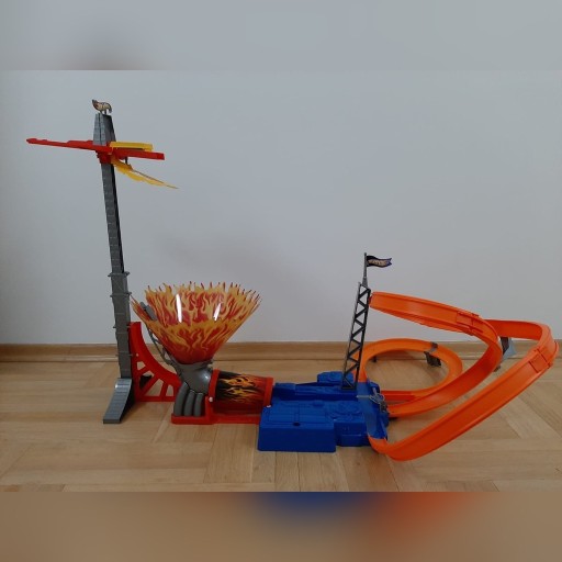 Zdjęcie oferty: HOT WHEELS SKY JUMP