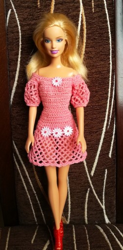 Zdjęcie oferty: Sukienka szydełkowa dla lalki Barbie, ubranko