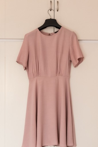 Zdjęcie oferty: Sukienka firmy New Look, rozm. 36, pudrowy róż
