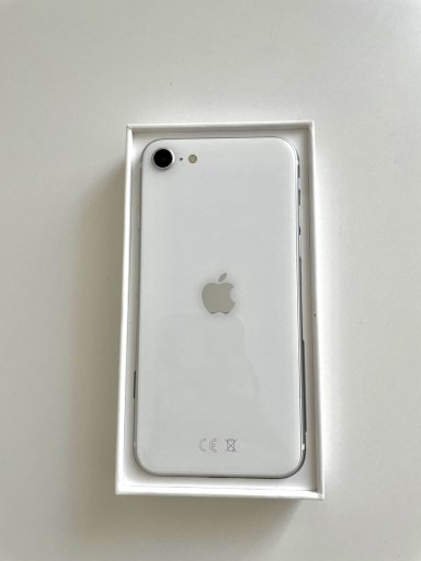 Zdjęcie oferty: Iphone SE 2020 64GB white praktycznie nieużywany 
