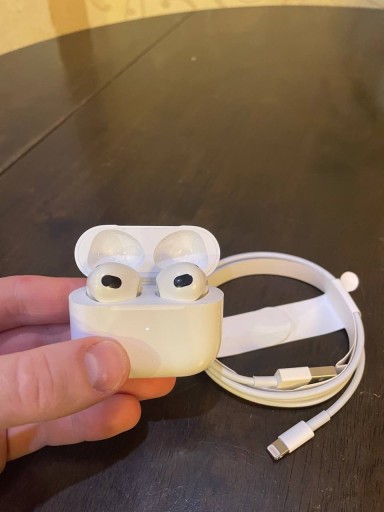 Zdjęcie oferty: Apple AirPods 3 charging case oryginał gwarancja