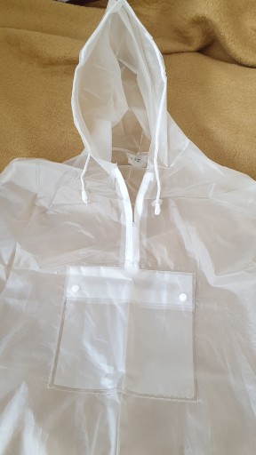 Zdjęcie oferty: Poncho / płaszcz przeciwdeszczowy - mocny plastik 