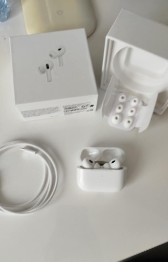 Zdjęcie oferty: APPLE airpods pro 2 USB C etui Magsafe 