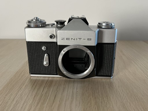 Zdjęcie oferty: Aparat analogowy ZENIT B - korpus