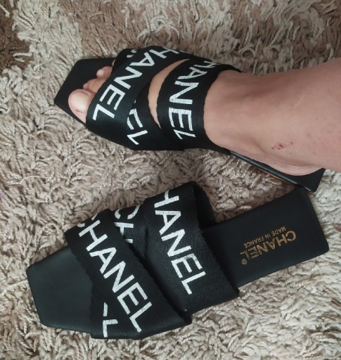 Zdjęcie oferty: Klapki damskie Chanel, rozmiar 37 