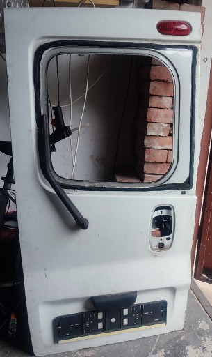 Zdjęcie oferty: DRZWI SKRZYDŁO TYLNE LEWE TRAFIC II VIVARO PRIMASTAR 01-14 bez szyby