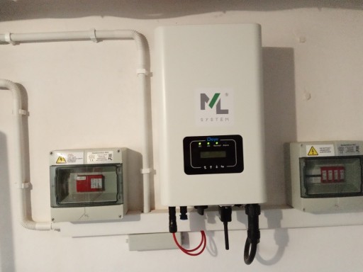 Zdjęcie oferty: Falownik Deye SUN-6K-G05-P używany ok. 15 miesięcy.