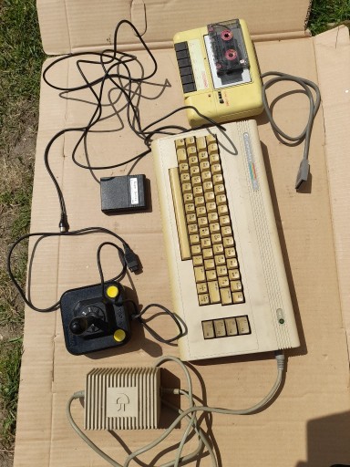 Zdjęcie oferty: Commodore c64g