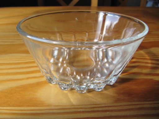 Zdjęcie oferty: Salaterka Krople Rosy Ząbkowice proj. Eryka Trzewik-Drost szkło PRL lata 70