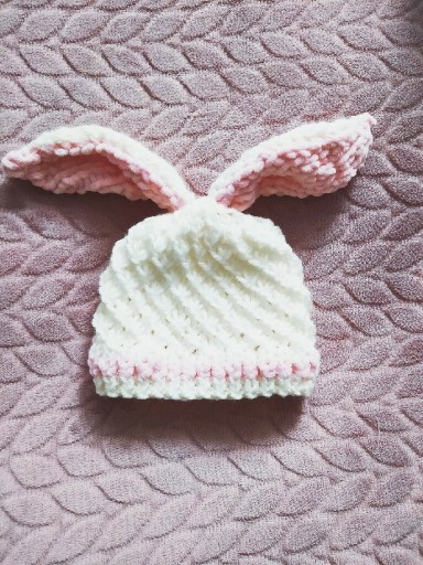 Zdjęcie oferty: Zimowa czapka dziewczęca królicze uszka handmade