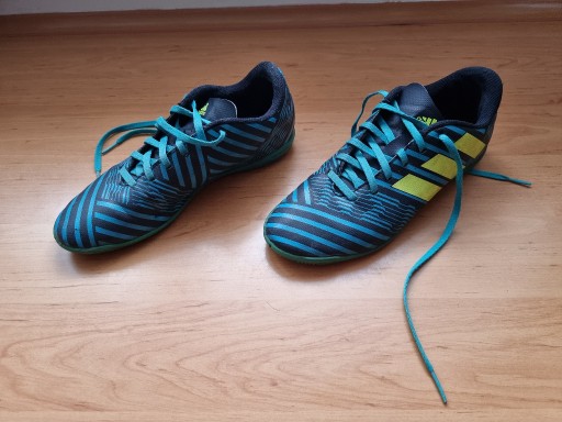 Zdjęcie oferty: Buty do piłki nożnej Adidas rozm. 38