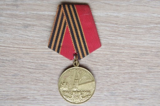 Zdjęcie oferty: Medal 50-lecia zwycięstwa w II Wojnie Światowej