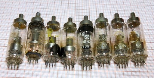 Lampa elektronowa DY86 zestaw 8 sztuk [047] | Wrocław | Licytacja na ...